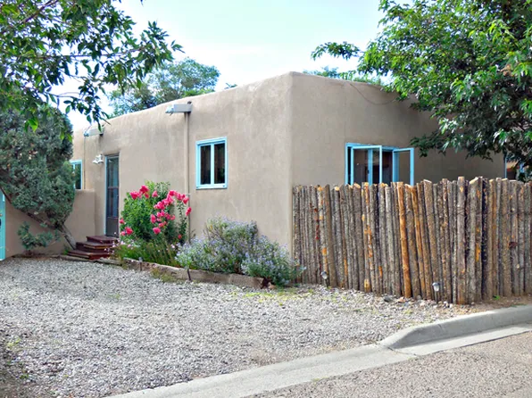 110 Candelario St #A, Santa Fe, NM 87501
