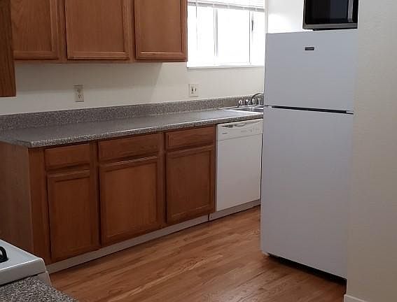 2nd image of 515 Dolores St #A