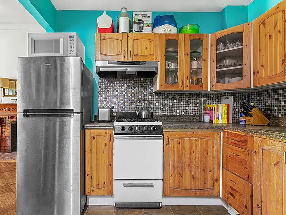 4th image of 115 8th Ave APT 7