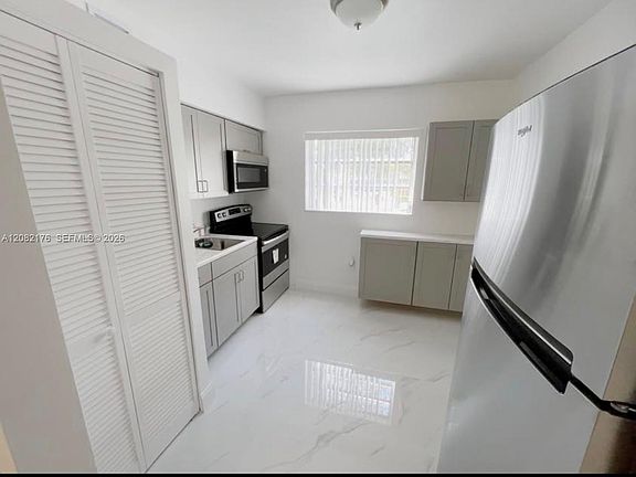 4th image of 752 NW 4th St APT 5