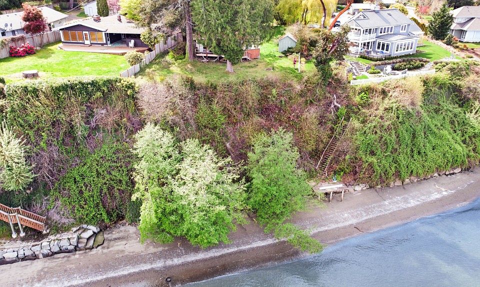 1st image of 829 11th Ave