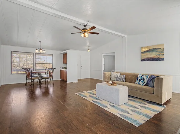 365 Penny Ln, Roanoke, TX 76262