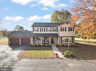 9419 Ramey Rd, Marshall, VA 20115