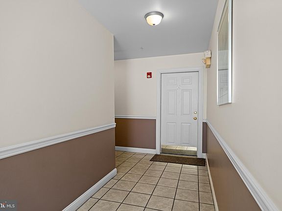 2nd image of 6 S Strawberry St APT 10