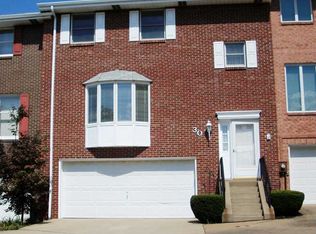 30 Manorfield Cir, Delmont, PA