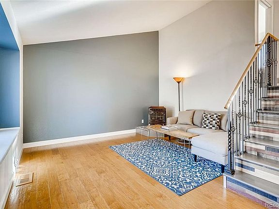 5th image of 230 Dahlia Dr