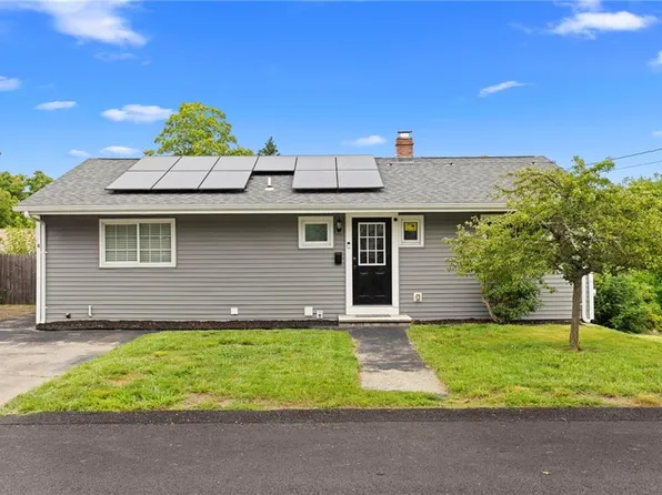4 Notre Dame St, Coventry, RI 02816
