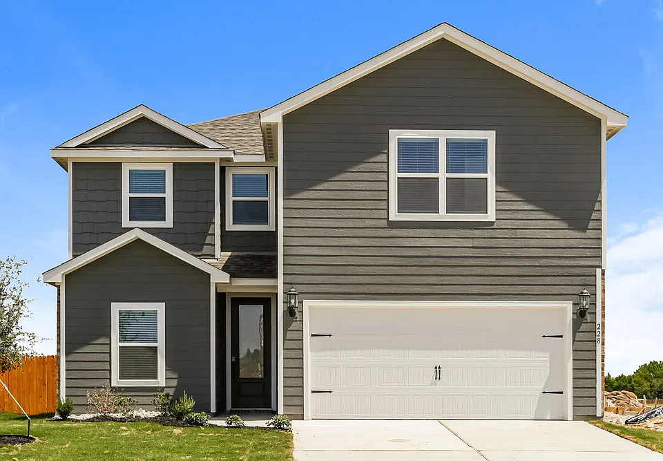 228 Live Oak Ln