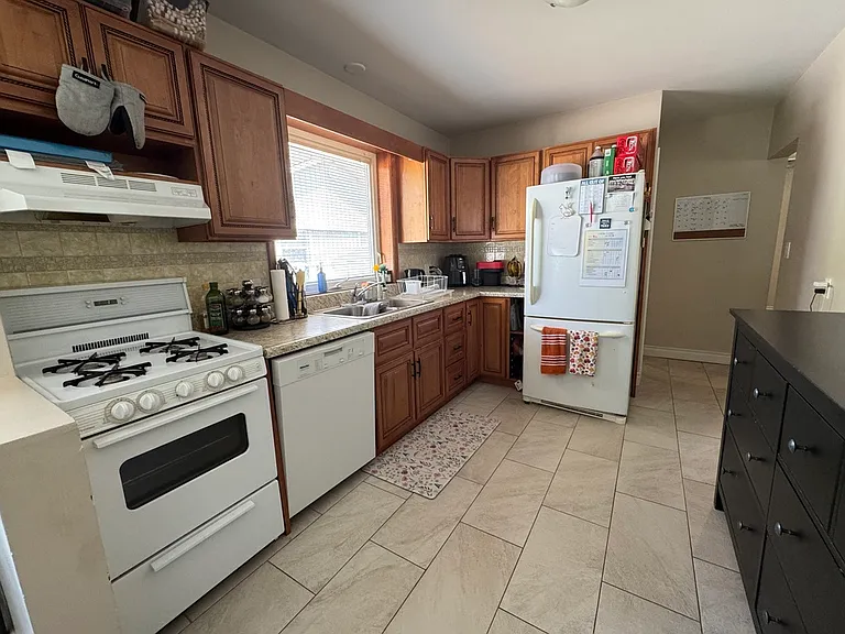 2 Oswald Ave — Photo 5