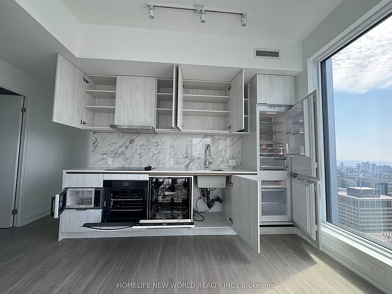 8 Wellesley St W #5303 — Photo 12