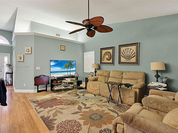 5th image of 4295 SE Brittney Cir
