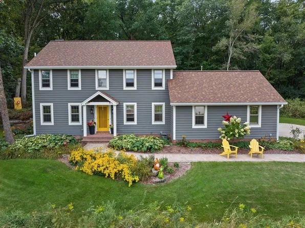 2087 Timber Oak COURT, Hartland, WI 53029