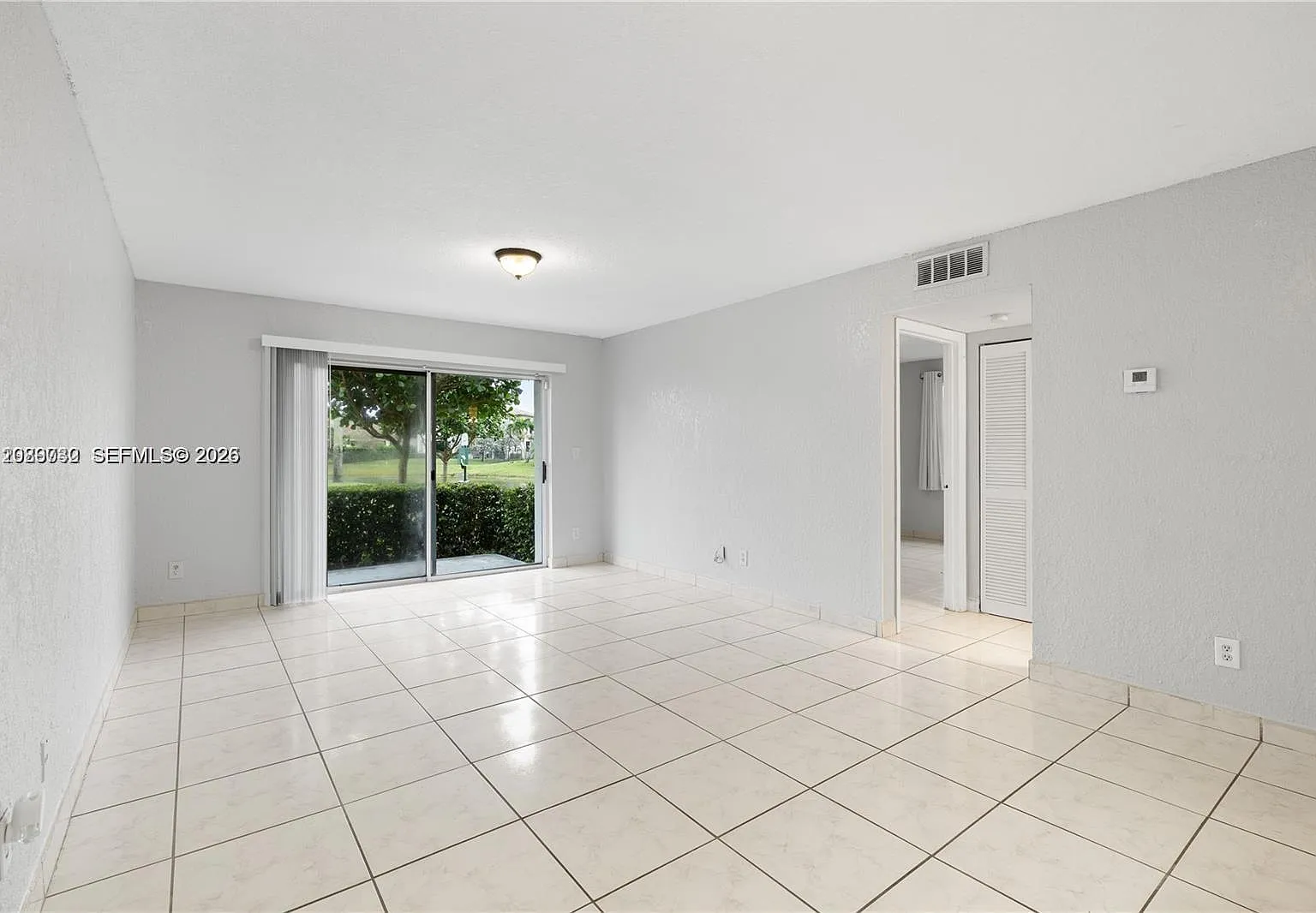 1276 SW 113th Ter — Photo 2