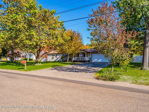 5th image of 763 Coral Avenue