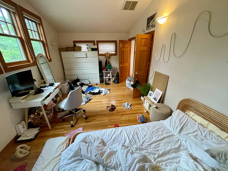 560 University Ave — Photo 66