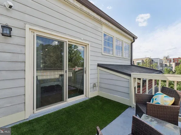 5233 Connecticut Ave NW APT 301, Washington, DC 20015