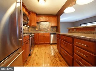 2662 Sumac Rdg, White Bear Lake, MN 55110