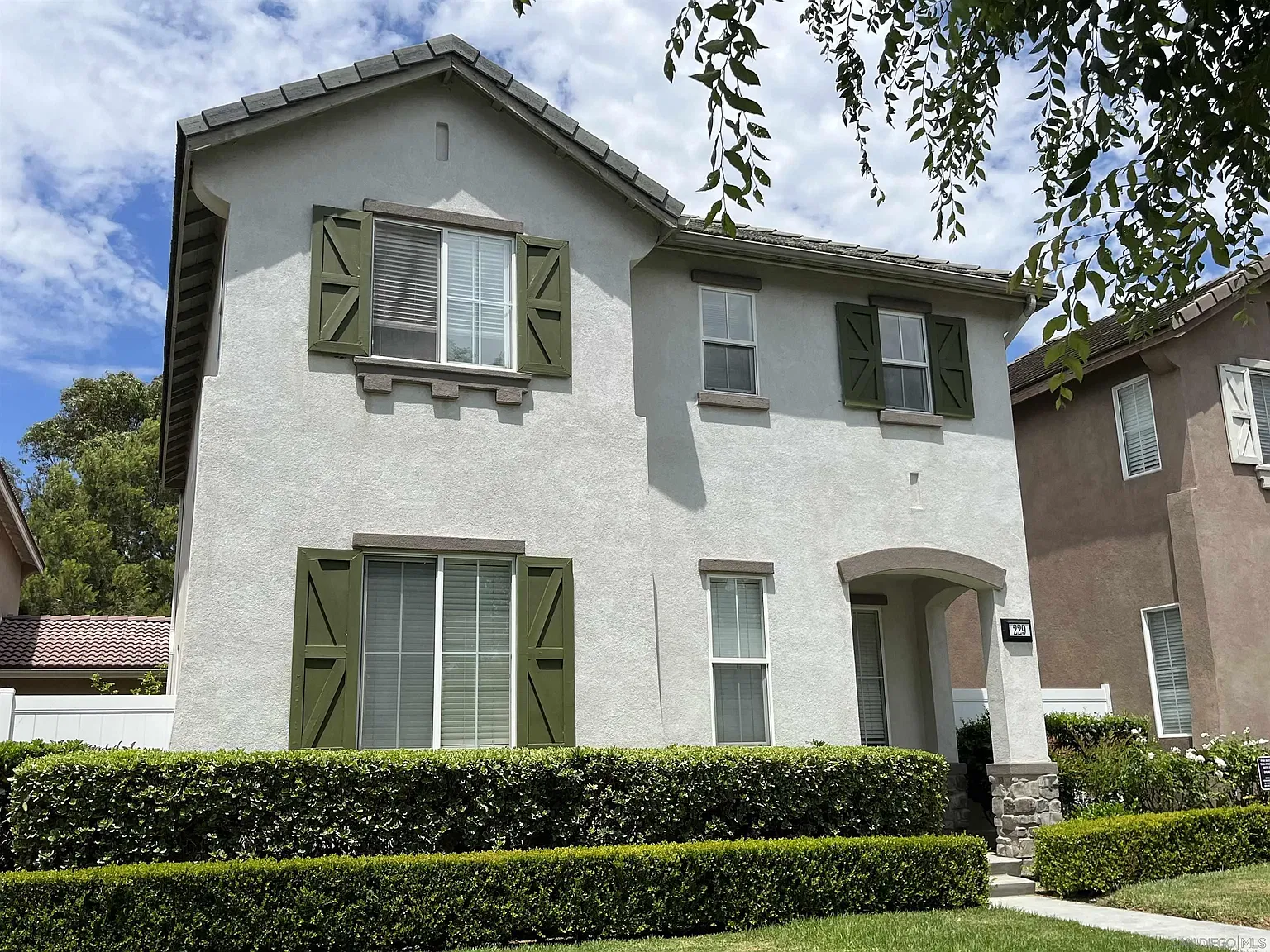 3 bed, 2.5 bath, 1714 sqft, $4,850 — Photo 2
