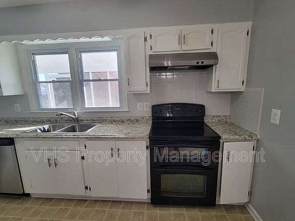 2nd image of 13341 Latham Ln