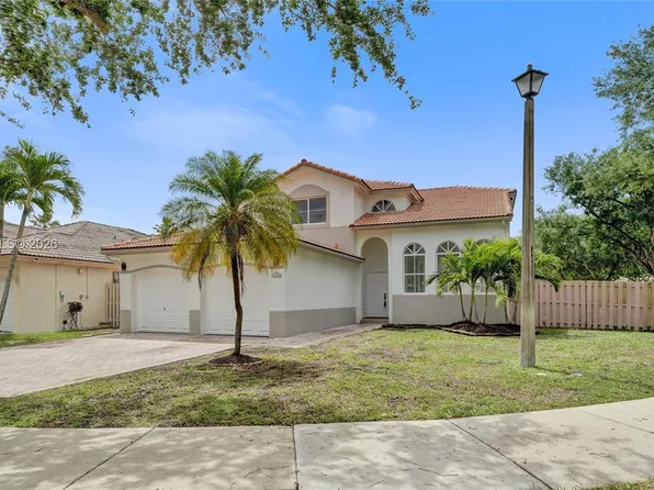 14422 N Royal Cove Cir, Davie, FL 33325