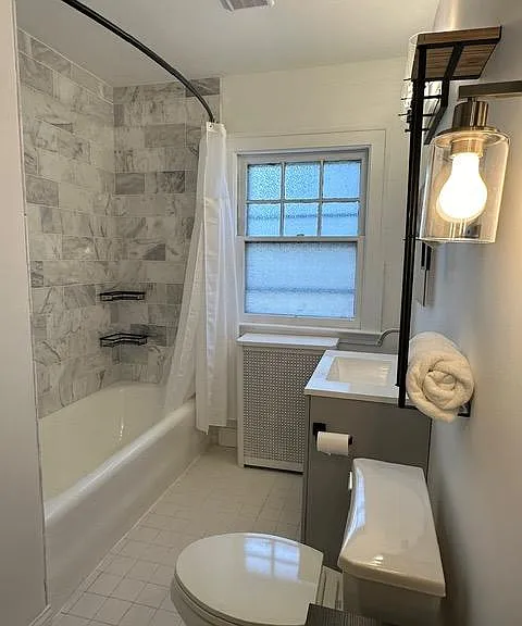 2433 Woodmere Dr — Photo 13