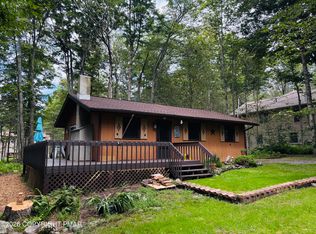 112 Sunset Dr, Gouldsboro, PA 18424