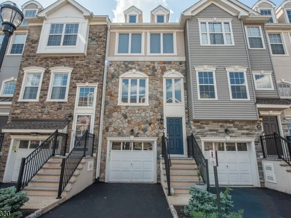 46 Devonshire Dr, Clifton City, NJ 07013