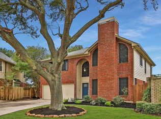 9026 Fairbloom Ln, Houston, TX 77040