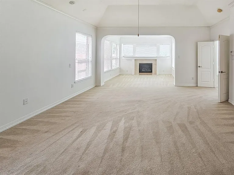 6010 Serrano Terrace Ln — Photo 15
