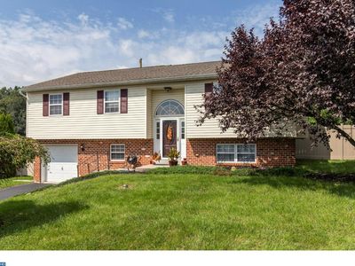 2650 E Colonial Dr, Upper Chichester, PA, 19061
