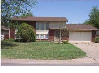 6 E Swanee Dr, Goddard, KS 67052
