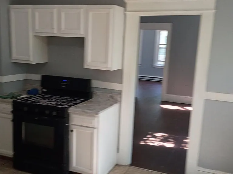 17 Camp St #2 — Photo 1