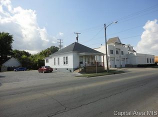 209 N Webster St, Taylorville, IL 62568