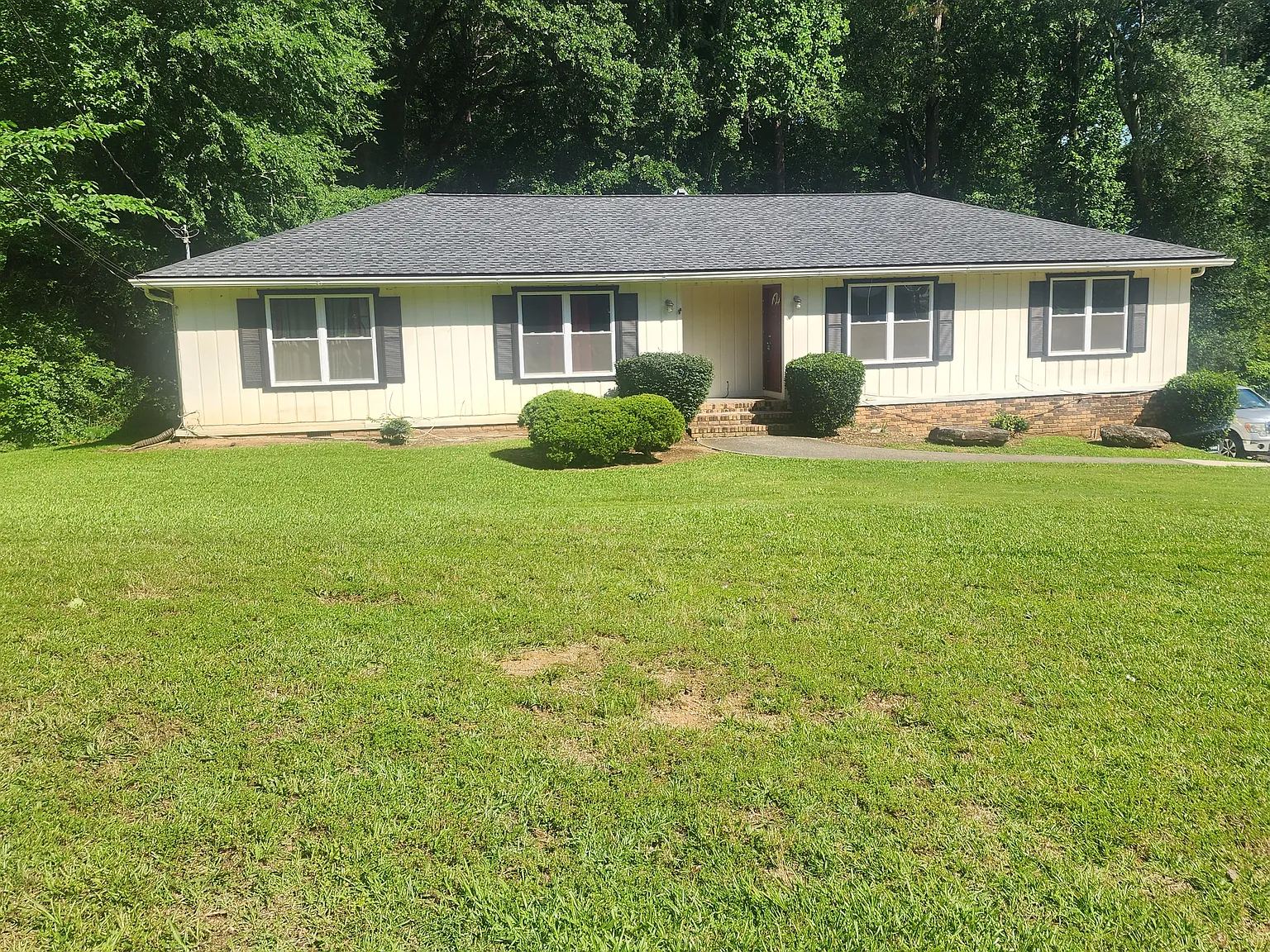 2 bed, 975 sqft, $1,960 — Photo 1