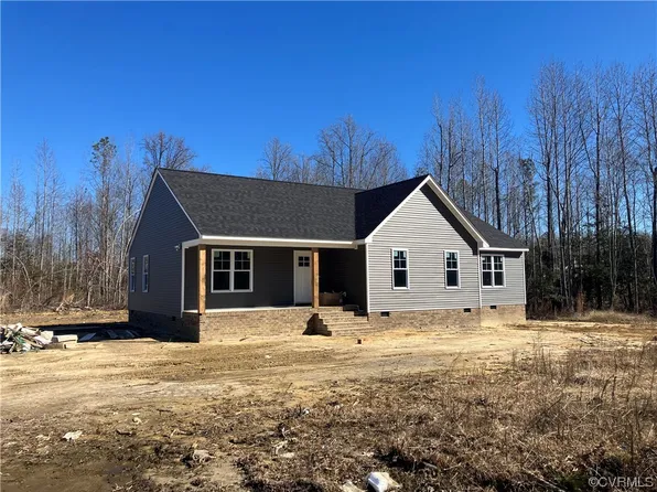 14200 Meadow Ln, Disputanta, VA 23842