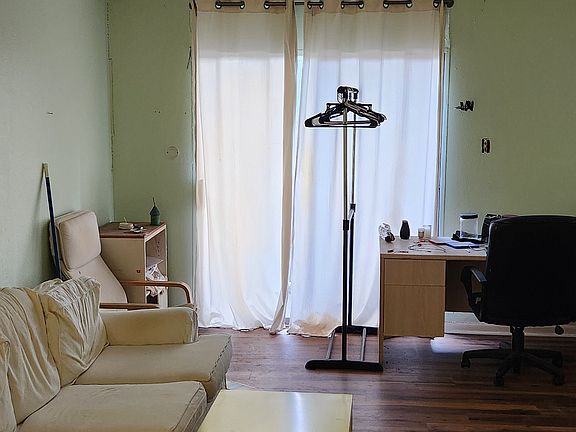 5th image of 8433 Hearth Dr APT 8
