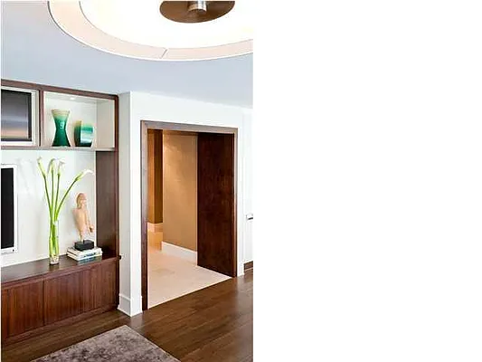 Sold by Realmart Realty LLC | media 18