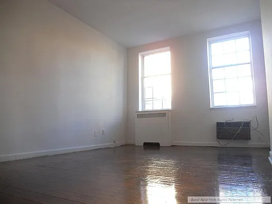 Rented by Bond New York | media 3