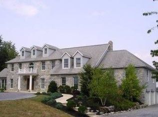 8880 Signal Dr, Williamsport, MD 21795