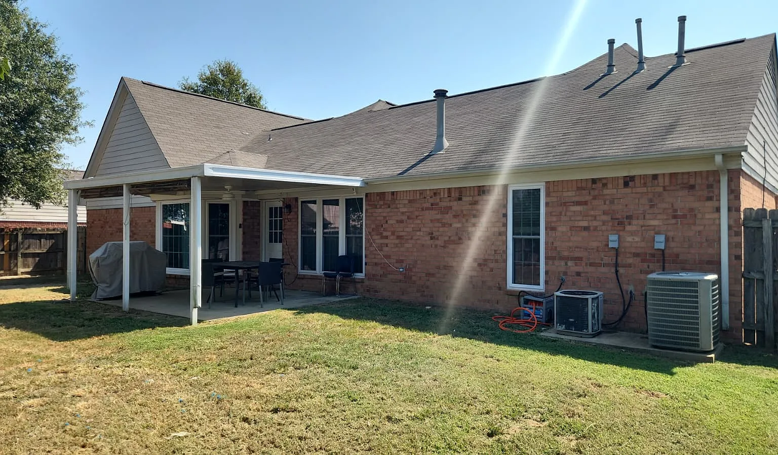 5 bed, 2347 sqft, $8,495 — Photo 4