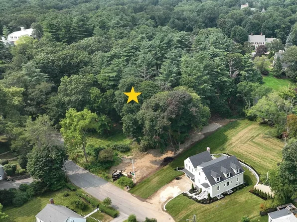 5 Home Meadows Ln, Hingham, MA 02043