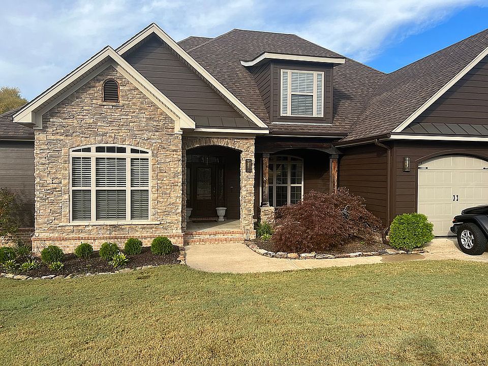 1st image of 164 Blackburn Dr