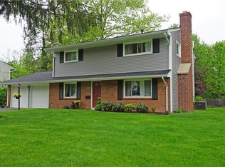 32 Bedford Rd, Kendall Park, NJ 08824