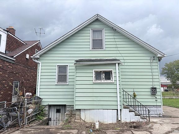 4th image of 10132 Traverse St