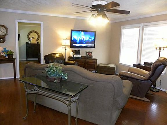 4th image of 3906 County Road 123