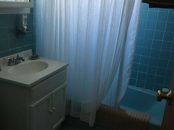 4th image of 2601 24th Ave APT 2B