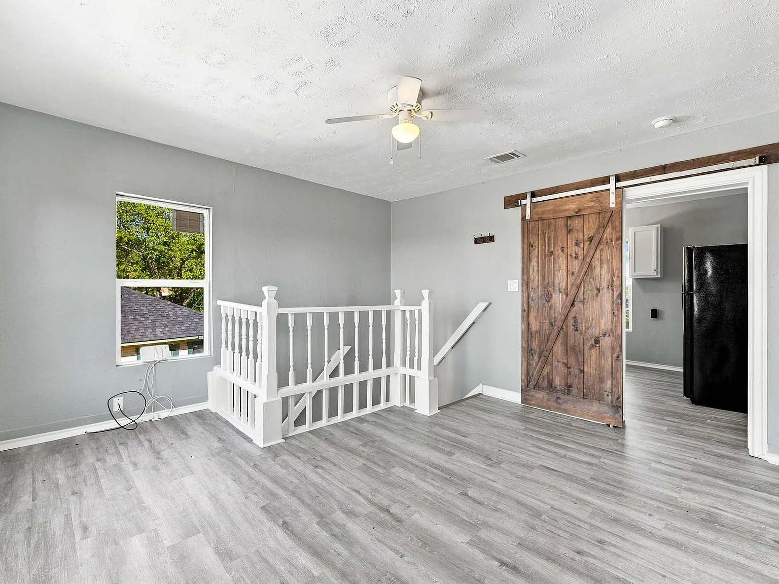 2 bed, 1.0 bath, 768 sqft, $1,100 — Photo 3