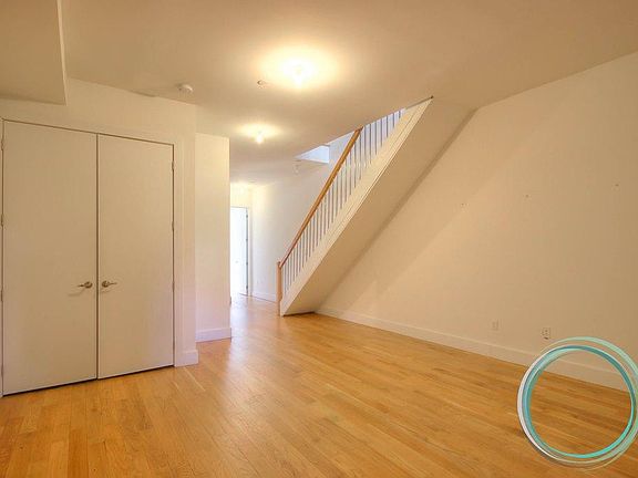 5th image of 30 Meserole St #01