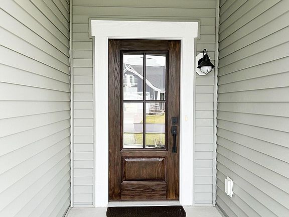 2nd image of 5542 Isle River Dr