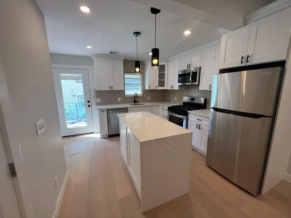 8 W 19th St, Weehawken, NJ 07086